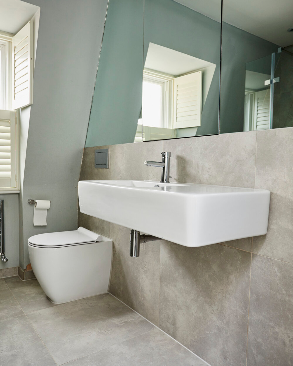 Illustration for Optimising UK Small Bathroom Layouts for Maximum Comfort and Style